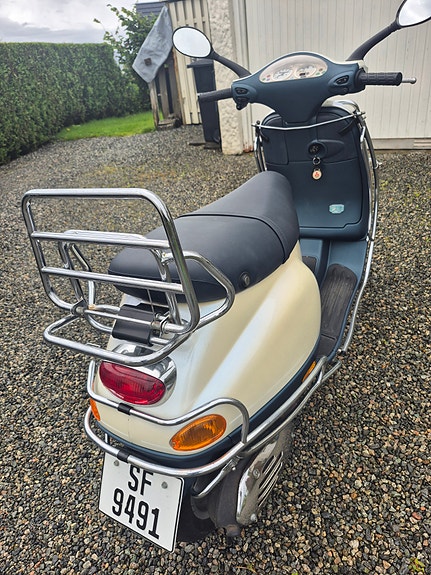 Vespa 50 9 of 9