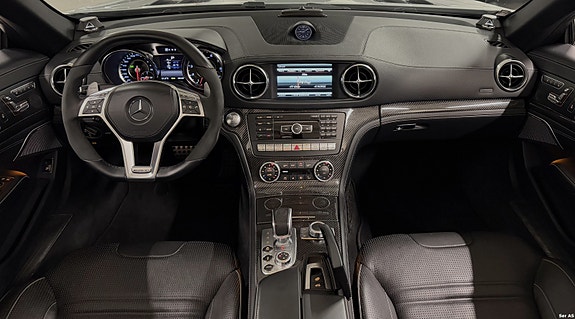 Mercedes-Benz SL63 11 of 25