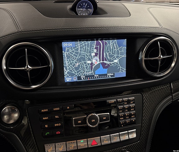Mercedes-Benz SL63 13 of 25