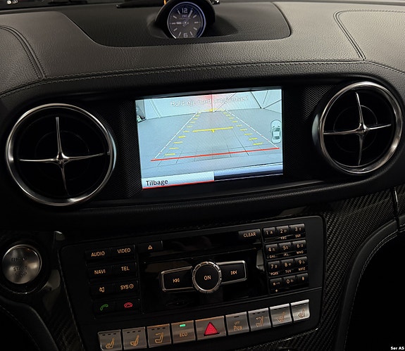 Mercedes-Benz SL63 15 of 25