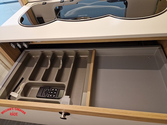 Dethleffs Aero 500 QSK | Mover | Romslig familievogn | Solcelle | 21 of 28