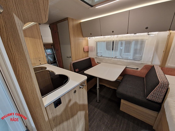 Dethleffs Aero 500 QSK | Mover | Romslig familievogn | Solcelle | 8 of 28