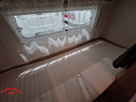 Dethleffs Aero 500 QSK | Mover | Romslig familievogn | Solcelle | 15 of 28