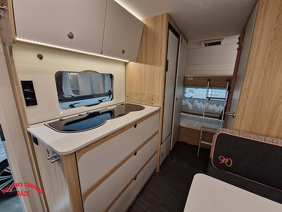 Dethleffs Aero 500 QSK | Mover | Romslig familievogn | Solcelle | 10 of 28