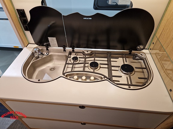 Dethleffs Aero 500 QSK | Mover | Romslig familievogn | Solcelle | 11 of 28