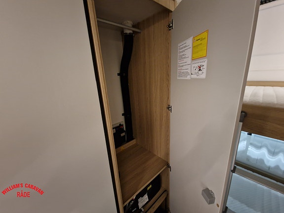 Dethleffs Aero 500 QSK | Mover | Romslig familievogn | Solcelle | 17 of 28