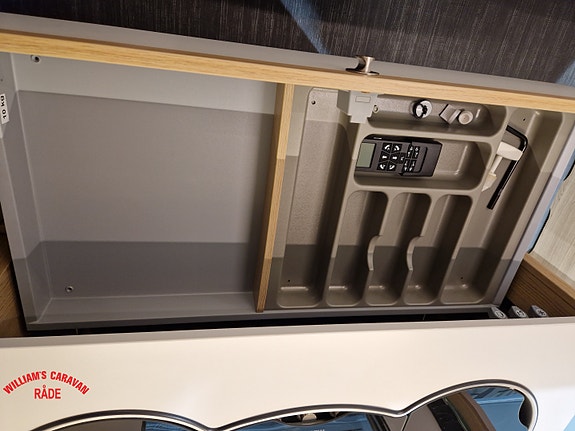 Dethleffs Aero 500 QSK | Mover | Romslig familievogn | Solcelle | 22 of 28