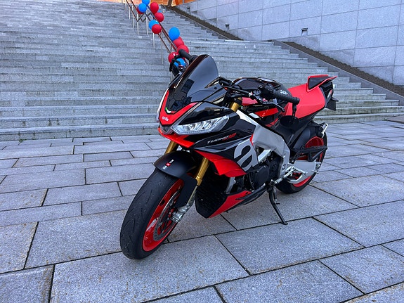 Aprilia Tuono V4 Factory 27 of 27