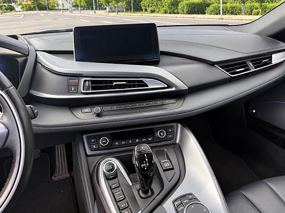 BMW i8 17 of 21