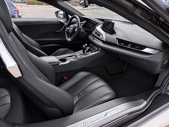 BMW i8 9 of 21