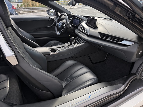 BMW i8 11 of 21