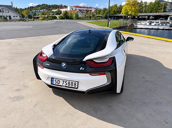 BMW i8 7 of 21