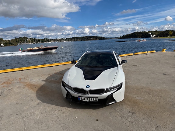 BMW i8 3 of 21