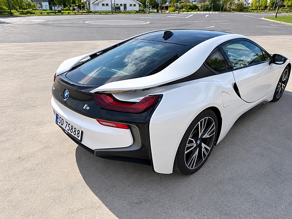 BMW i8 5 of 21