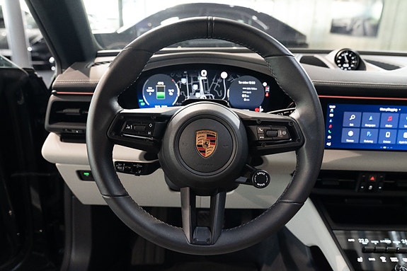 Porsche Macan 13 of 23