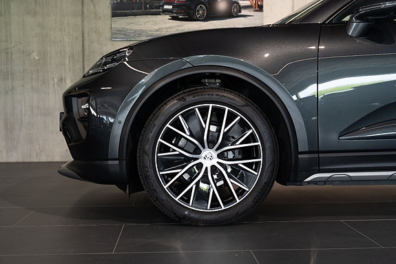 Porsche Macan 20 of 23