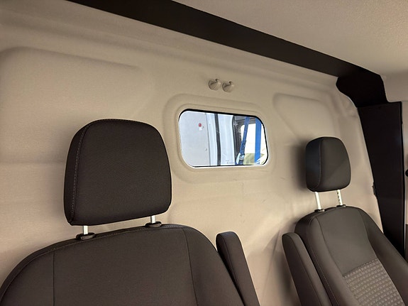 Ford Transit 27 of 30