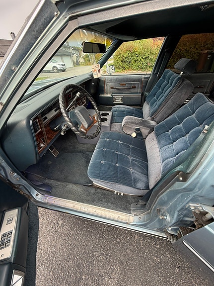 Oldsmobile Cutlass 7 of 12