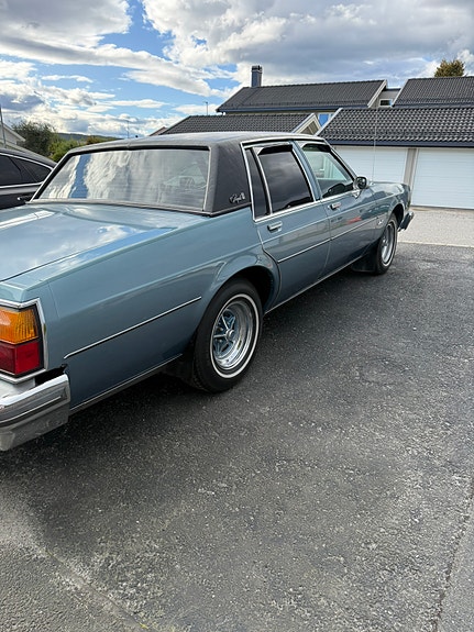 Oldsmobile Cutlass 2 of 12