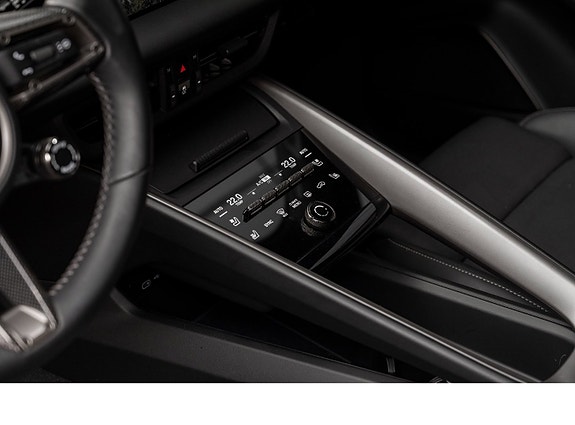 Porsche Macan 20 of 30