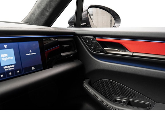 Porsche Macan 17 of 30