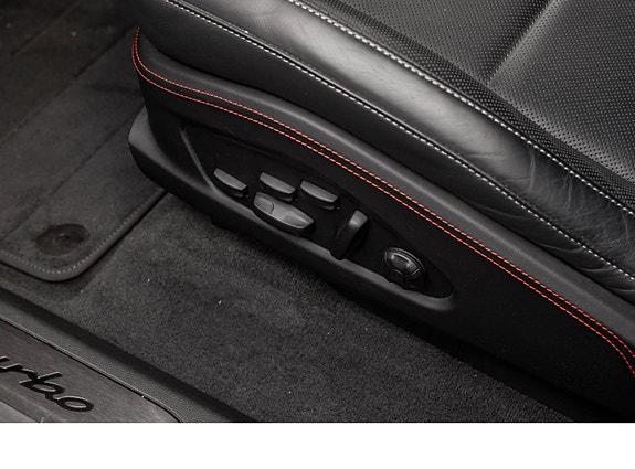 Porsche Macan 22 of 30