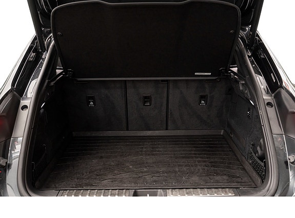 Porsche Macan 28 of 30