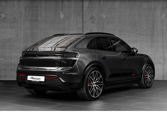 Porsche Macan 7 of 30