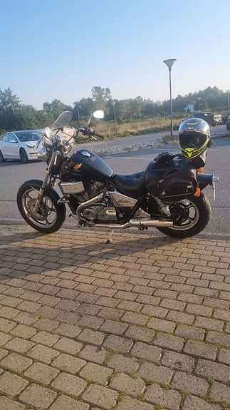 Honda SHADOW 3 of 4