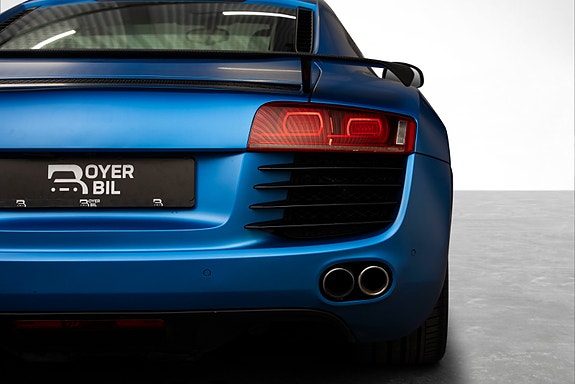 Audi R8 4 of 30