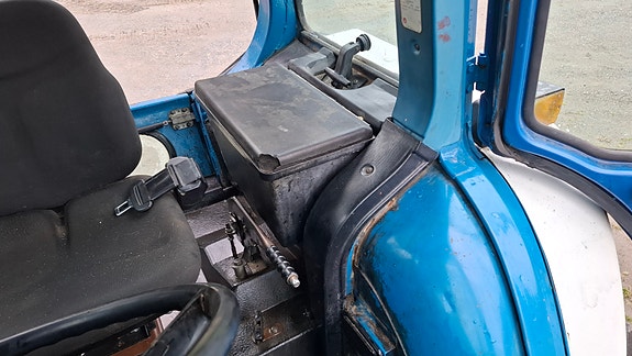 Ford 6610 8 of 12