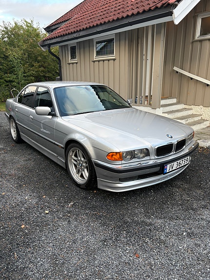 BMW 740i 3 of 20