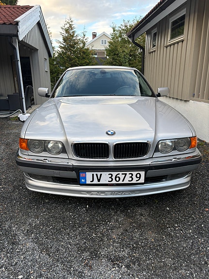 BMW 740i 2 of 20