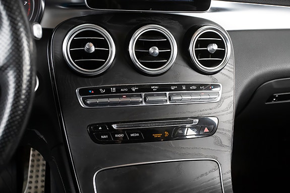 Mercedes-Benz GLC350 e 16 of 23