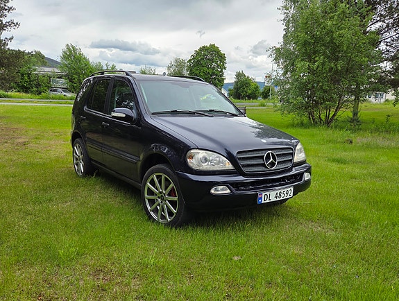 Mercedes-Benz ML270 8 of 15