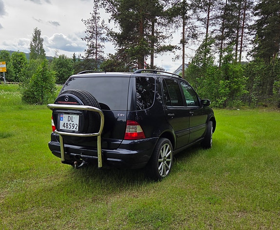 Mercedes-Benz ML270 6 of 15