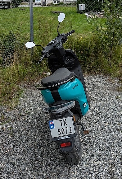 Yamaha ESS025 NEO's El-moped 2 of 9