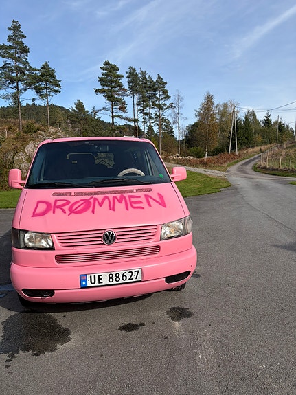 Volkswagen Caravelle 2 of 15