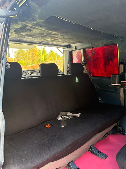 Volkswagen Caravelle 8 of 15
