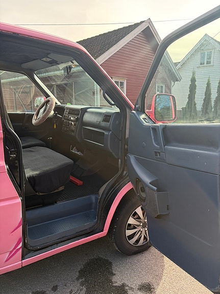 Volkswagen Caravelle 10 of 15