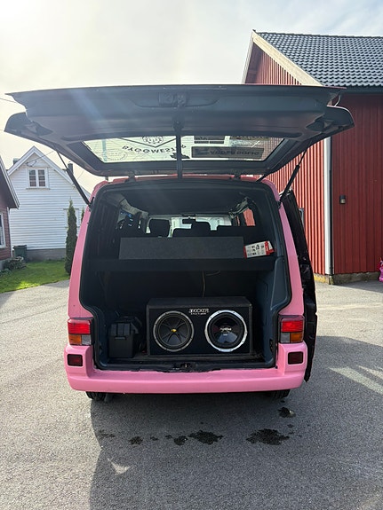 Volkswagen Caravelle 6 of 15
