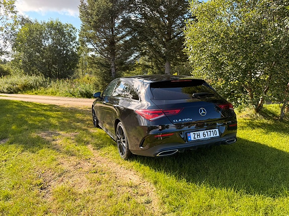 Mercedes-Benz CLA250 e 5 of 17
