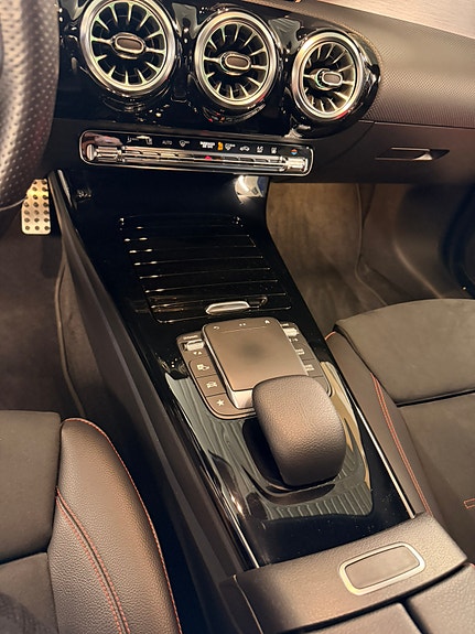Mercedes-Benz CLA250 e 12 of 17