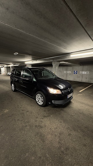 Volkswagen Touran 6 of 10