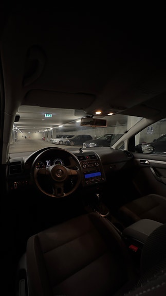 Volkswagen Touran 3 of 10