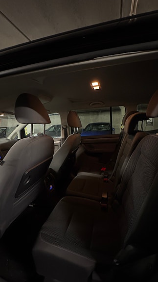 Volkswagen Touran 4 of 10
