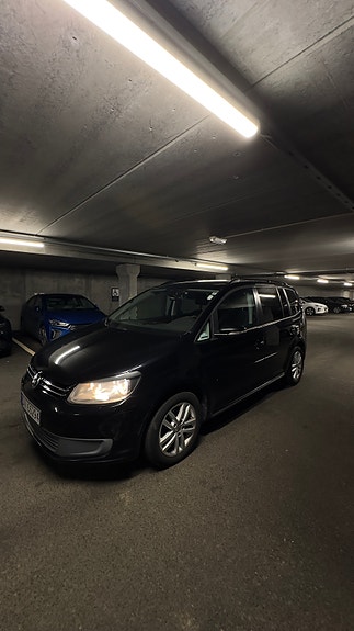 Volkswagen Touran 7 of 10