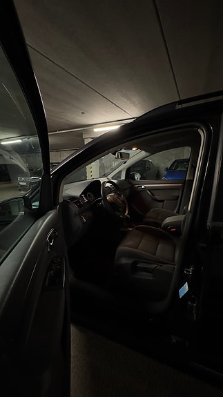 Volkswagen Touran 2 of 10