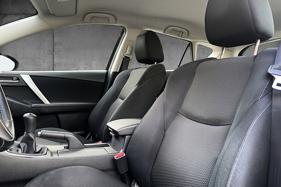 Mazda 3 7 of 9