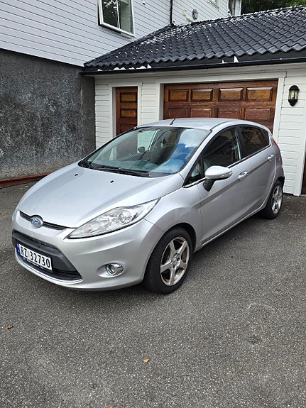 Ford Fiesta 5 of 6